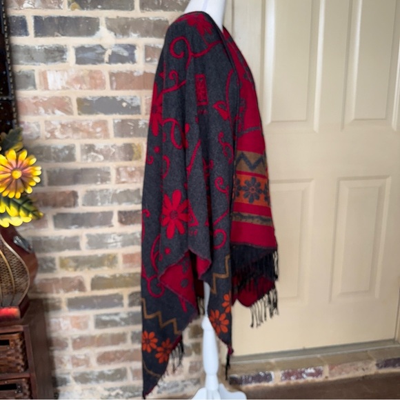Urban Mangoz Wool Wrap Red Gray Tan Floral Patterned Shawl Poncho - Picture 3 of 6